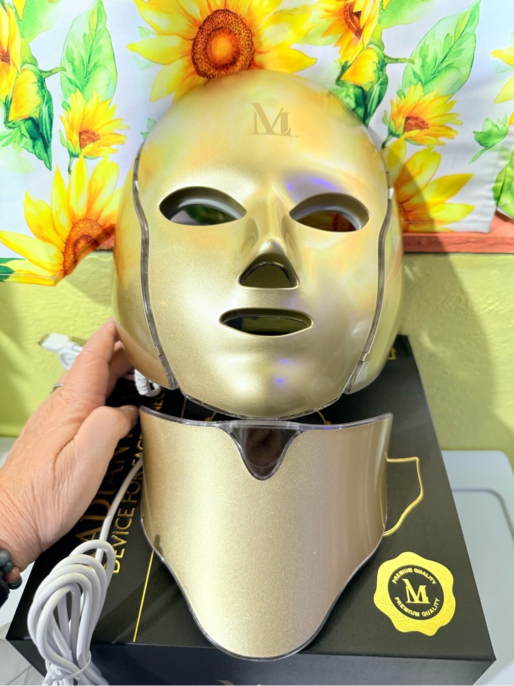 Latoua Mille Radiant Glow Device for Face and Neck